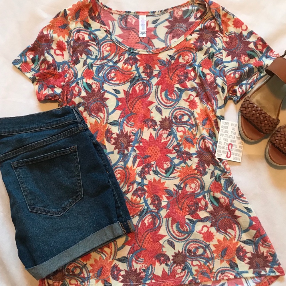 Lularoe Classic T Small NWT